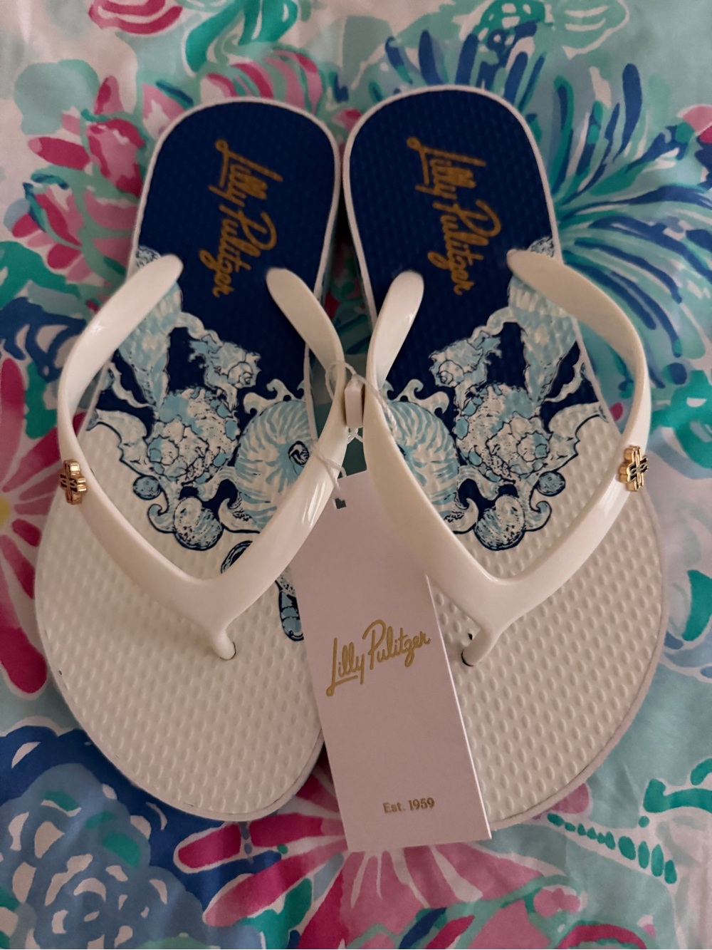 NWT Lilly Pulitzer Pool Flip Flop Sandals Resort White
